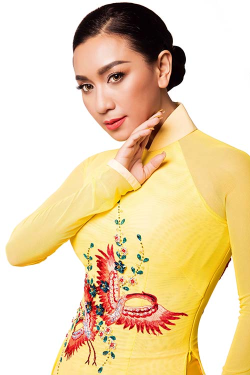 quot;Mỹ nhân phim mỳ ăn liềnquot; Y Phụng đẹp mặn mà tuổi 40 - 4