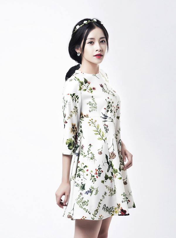 Cách mặc đồ hoa xinh xắn vừa túi tiền từ mỹ nhân Vbiz - 4