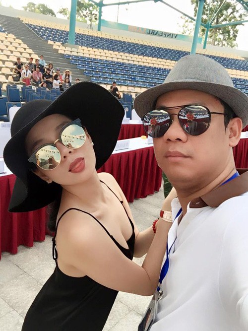 Quý tử nhà Lệ Quyên quấn mẹ khi đi du lịch Phú Quốc - 5