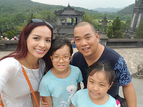 Gia đình Thúy Hạnh - Minh Khang quot;đội nắngquot; đi chơi ở Huế - 5