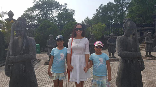 Gia đình Thúy Hạnh - Minh Khang quot;đội nắngquot; đi chơi ở Huế - 3