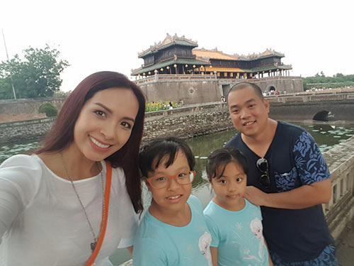 Gia đình Thúy Hạnh - Minh Khang quot;đội nắngquot; đi chơi ở Huế - 4