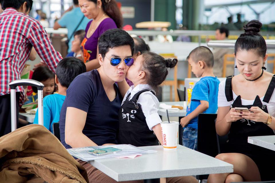 Chuyện siêu hài về cô bé ít tuổi nhất trong Bố ơi mình đi đâu thế - 8