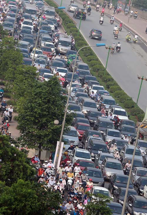 Hà Nội tắc đường ngày đầu đi làm sau kỳ nghỉ lễ - 2