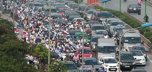 Hà Nội tắc đường ngày đầu đi làm sau kỳ nghỉ lễ - 3