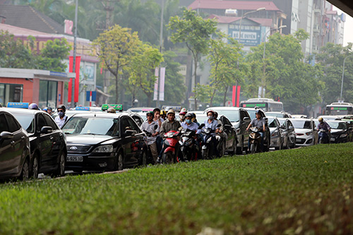 Hà Nội tắc đường ngày đầu đi làm sau kỳ nghỉ lễ - 7