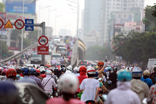 Hà Nội tắc đường ngày đầu đi làm sau kỳ nghỉ lễ - 12