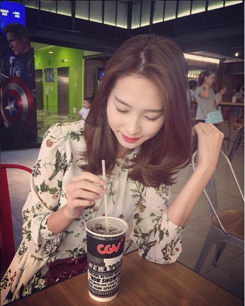 Cách mặc đồ hoa xinh xắn vừa túi tiền từ mỹ nhân Vbiz - 1