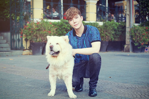 Nathan Lee rạng ngời khi dắt cún cưng đi dạo phố - 8