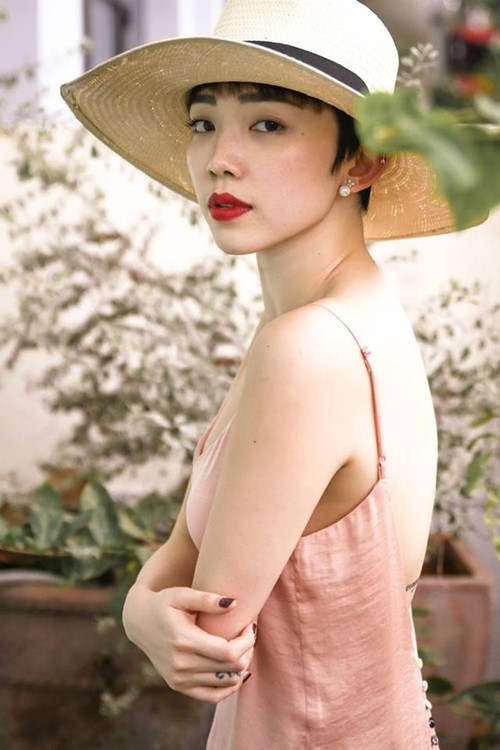 Sao Việt đua nhau quot;ăn gian tuổiquot; với mũ cói - 7