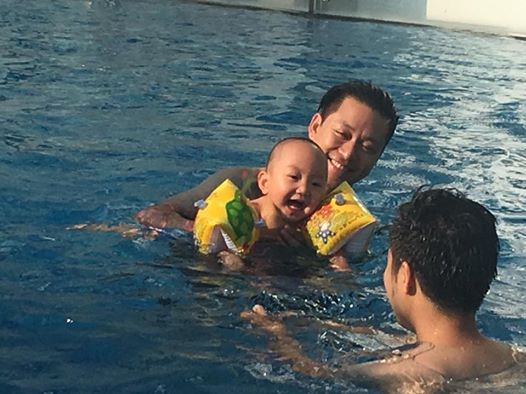 Ảnh đi bơi ngộ nghĩnh của nhóc tỳ nhà sao Việt - 9