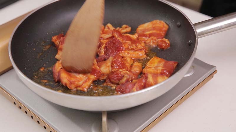 Hấp dẫn với thịt ba chỉ nướng chảo cuộn xà lách kiểu Hàn - 4