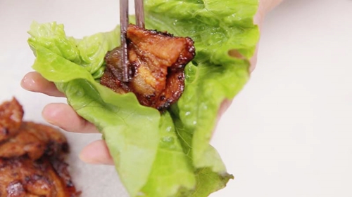 Hấp dẫn với thịt ba chỉ nướng chảo cuộn xà lách kiểu Hàn - 6