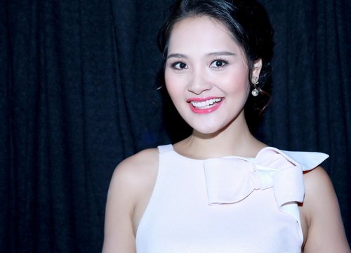 HH Hương Giang khoe bụng bầu 7 tháng tại sự kiện - 3