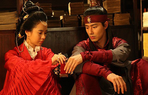 quot;Nam thầnquot; trong lòng Song Ji Hyo không phải Song Joong Ki - 4