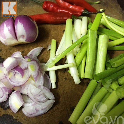 Thịt, tôm nõn rim mắm tép đậm đà ngon cơm - 4