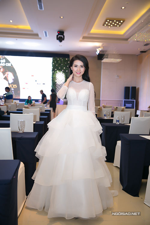 HH Hương Giang bụng bầu vượt mặt vẫn hot nhất tuần - 14