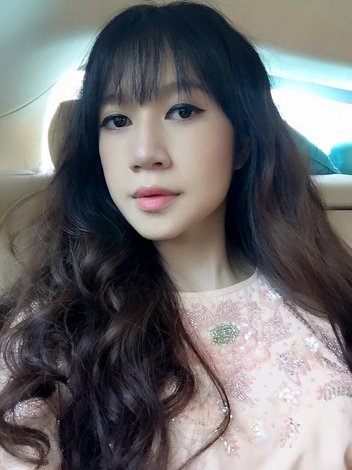 5 bà bầu mặc gì cũng đẹp sành điệu nhất Vbiz - 9