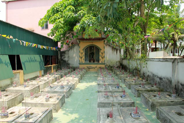 Độc đáo nghĩa trang thờ 100 con cá voi ở Nghệ An - 2