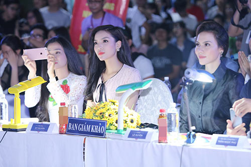 Hoa hậu Kỳ Duyên đẹp tươi tắn, vượt qua ồn ào - 6