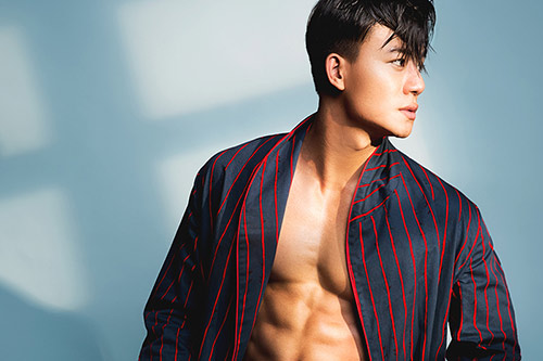 quot;Thổn thứcquot; với cơ bụng 8 múi săn chắc của Hiếu Nguyễn - 8
