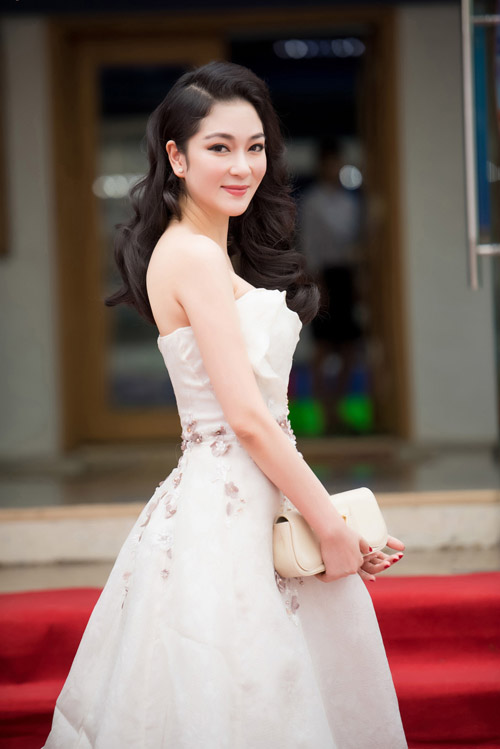 HH Hương Giang bụng bầu vượt mặt vẫn hot nhất tuần - 6