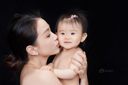 “Tan chảy” với bộ ảnh tuyệt đẹp về nụ hôn của mẹ và con - 9