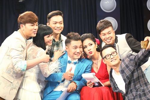Lý Hùng hát karaoke bị Việt Trinh chê tả tơi - 17