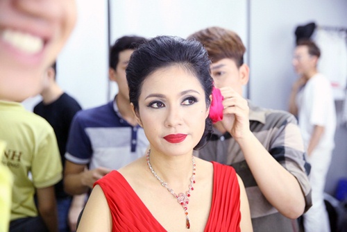 Lý Hùng hát karaoke bị Việt Trinh chê tả tơi - 5