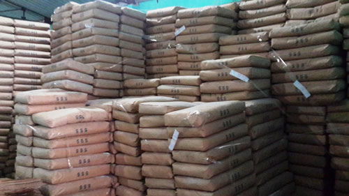 Tạm giữ cả trăm tấn bột mì hết hạn sử dụng - 1
