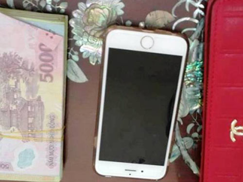 Đạp ngã nữ sinh mang bầu cướp iPhone 6 và 13 triệu đồng - 1