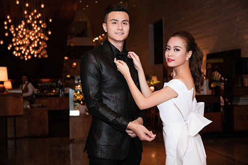 Hoàng Thùy Linh - Vĩnh Thụy quấn quýt không rời trong sự kiện - 2