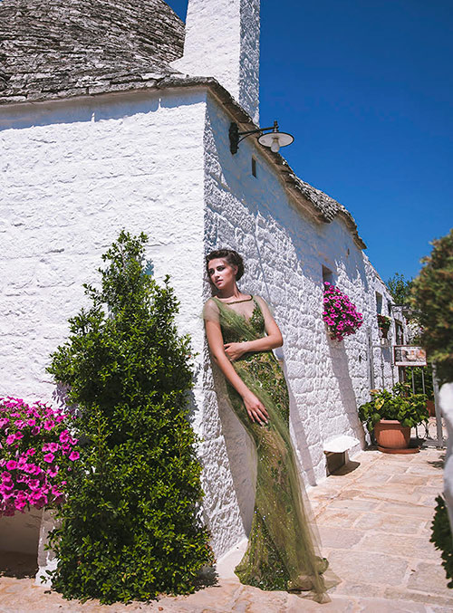 Kim Tuyến diện váy cưới, mơ màng giữa ngôi làng cổ Ý - 5