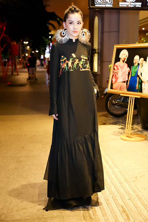 Hồng Nhung đưa cặp song sinh lên sàn diễn thời trang VDFW - 8