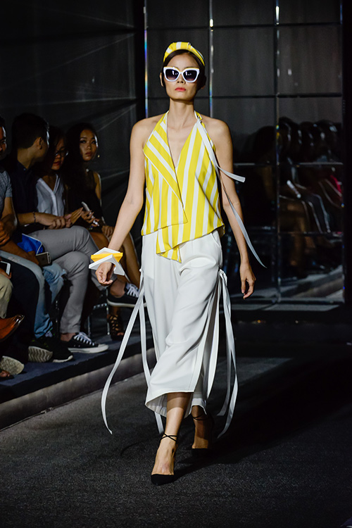 Vóc dáng một con, HH Diễm Hương vẫn tự tin catwalk - 10