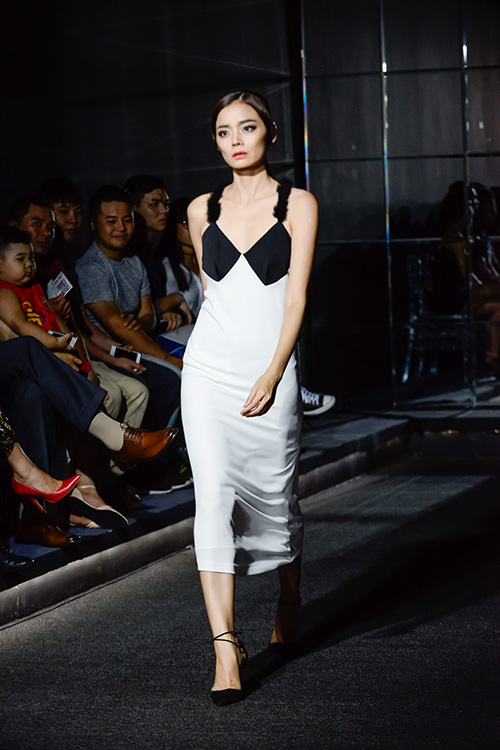 Vóc dáng một con, HH Diễm Hương vẫn tự tin catwalk - 14