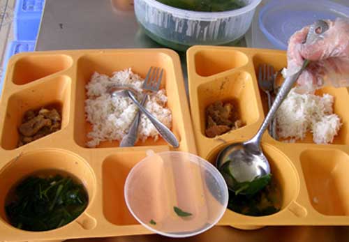 Bữa cơm của trẻ tiểu học Việt Nam và Nhật: đối lập đến chạnh lòng! - 4