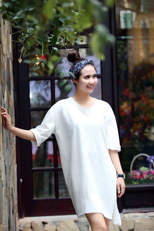 Huyền Lizzie tái xuất sau sinh, đến mừng MC Bạch Lan Phương - 2