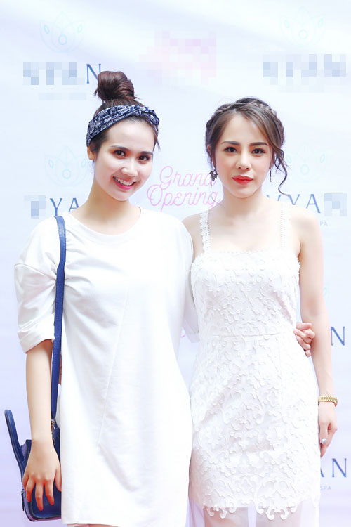 Huyền Lizzie tái xuất sau sinh, đến mừng MC Bạch Lan Phương - 6