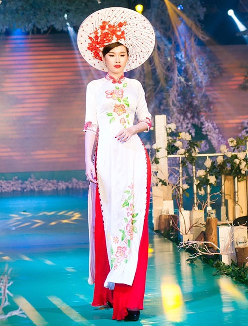 Phan Thị Mơ kiều diễm với áo dài cưới - 3