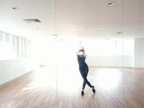 Văn Mai Hương vẫn “niềm nở” dù đang gặp rắc rối bị tố cáo - 2