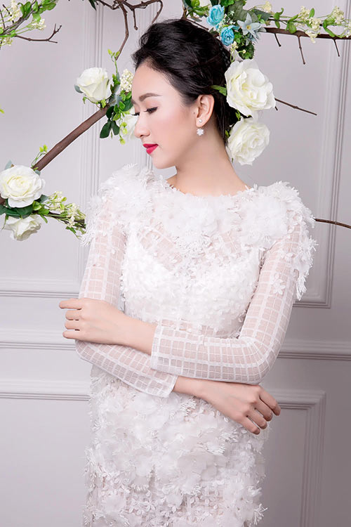 Á hậu Hà Thu đẹp kiêu sa, khoe vòng một thanh tân - 1