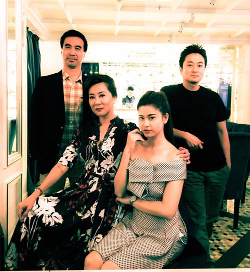 Hà Hồ, Phạm Hương vui vẻ bên nhau mặc scandal bủa vây - 8