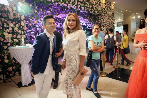 Hoa khôi Nam Em xinh đẹp quot;đọ dángquot; với Maria Đinh Phương Ánh - 11