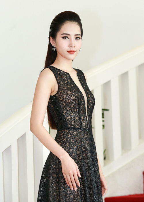 Hoa khôi Nam Em xinh đẹp quot;đọ dángquot; với Maria Đinh Phương Ánh - 3