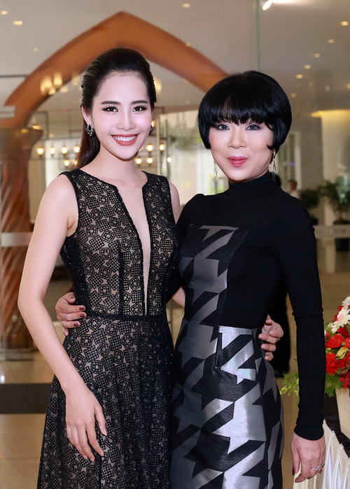 Hoa khôi Nam Em xinh đẹp quot;đọ dángquot; với Maria Đinh Phương Ánh - 6
