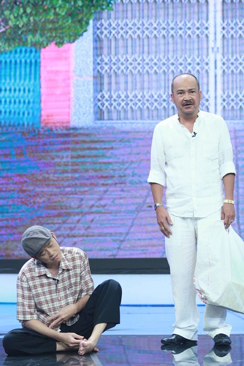 Hoài Linh, Thúy Nga đóng giả ăn xin tật nguyền lừa đảo - 2