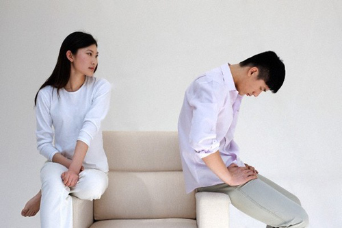 Khó tin hành động của người vợ khi biết chồng ngoại tình - 1