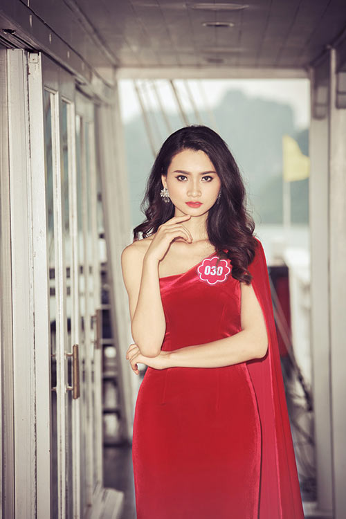 Thí sinh HH biển khoe dáng lộng lẫy trên du thuyền - 11