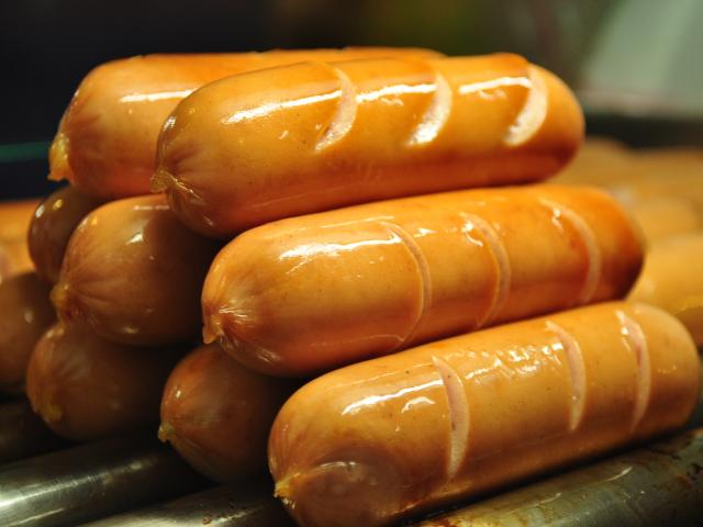 Xúc xích chứa chất ung thư là cảnh báo của nhà khoa học